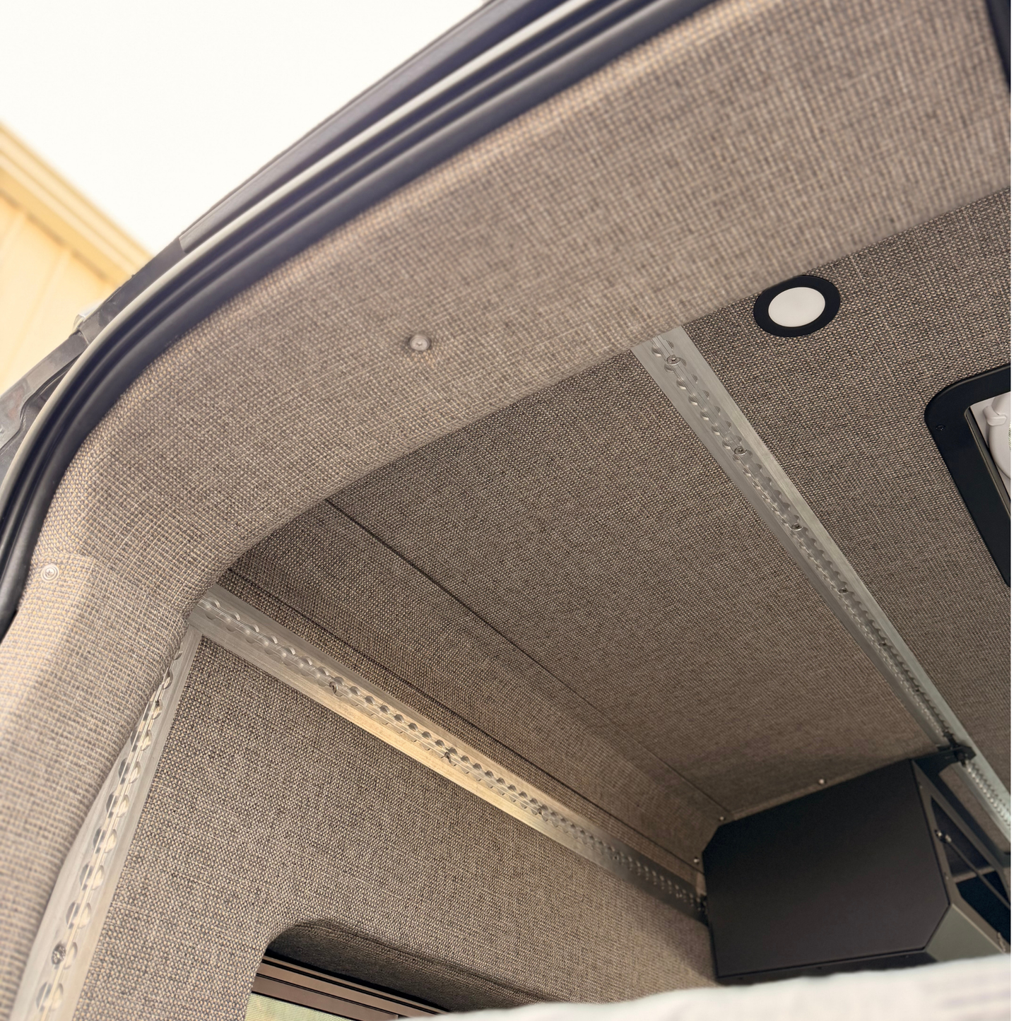 TRANSIT BUILDER FOUNDATION KIT (MID-ROOF)