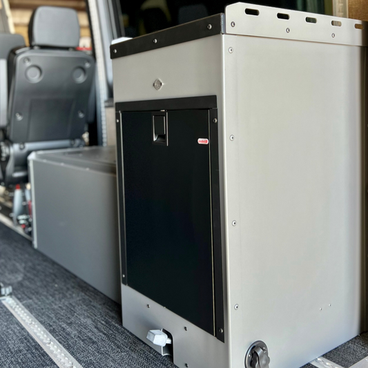 PEDESTAL GALLEY + TRUCK FRIDGE